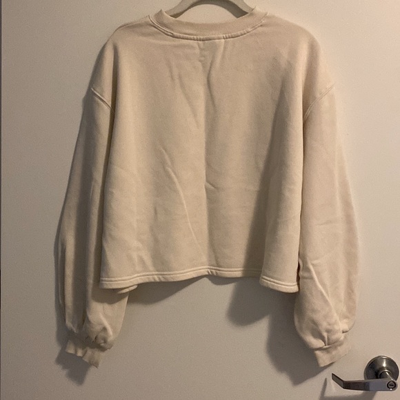 Universal thread cream colored pullover sweater - Picture 2 of 4